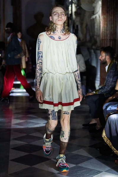 Look 81